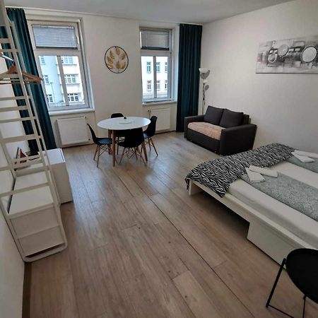 Central Apartment Metro 1 Min. Відень Екстер'єр фото