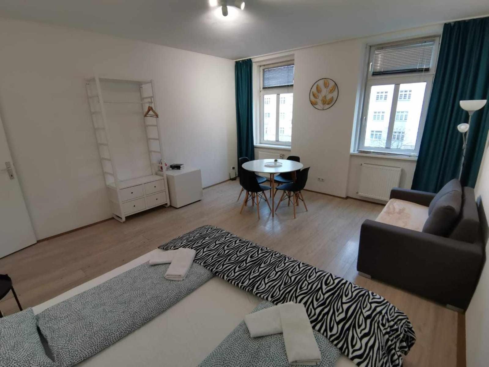 Central Apartment Metro 1 Min. Відень Екстер'єр фото